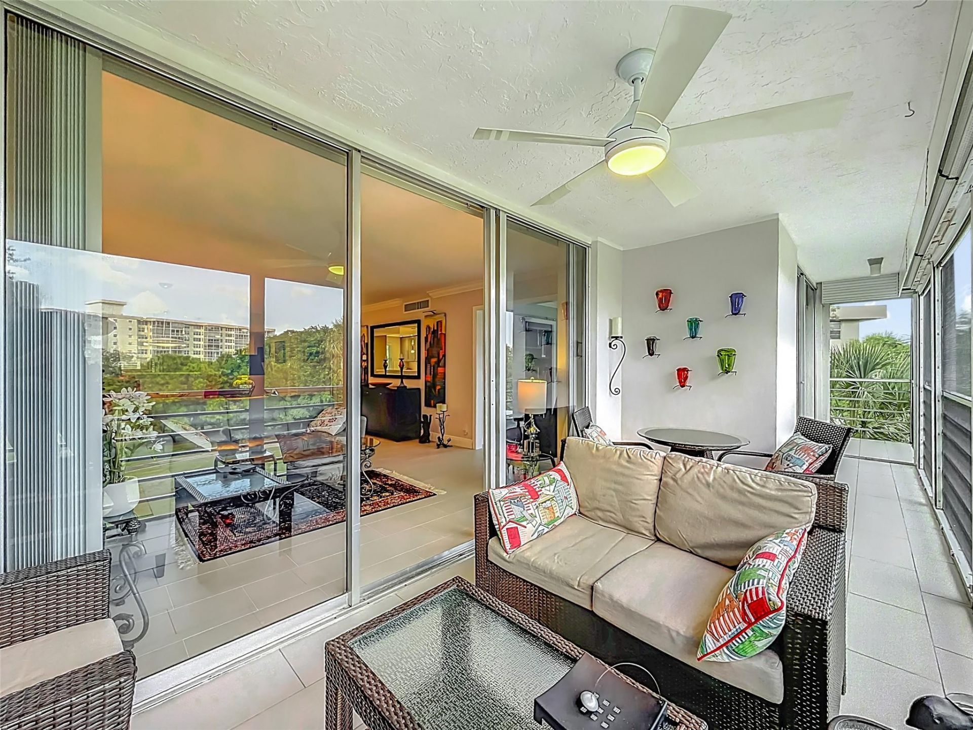 545 Oaks Lane, Unit 410, Pompano Beach, FL 33069 Photo