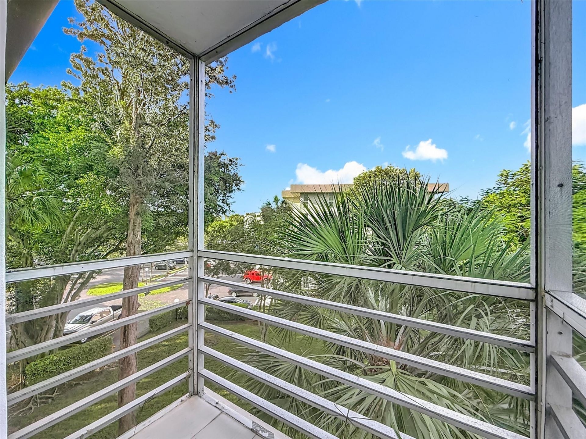 545 Oaks Lane, Unit 410, Pompano Beach, FL 33069 Photo