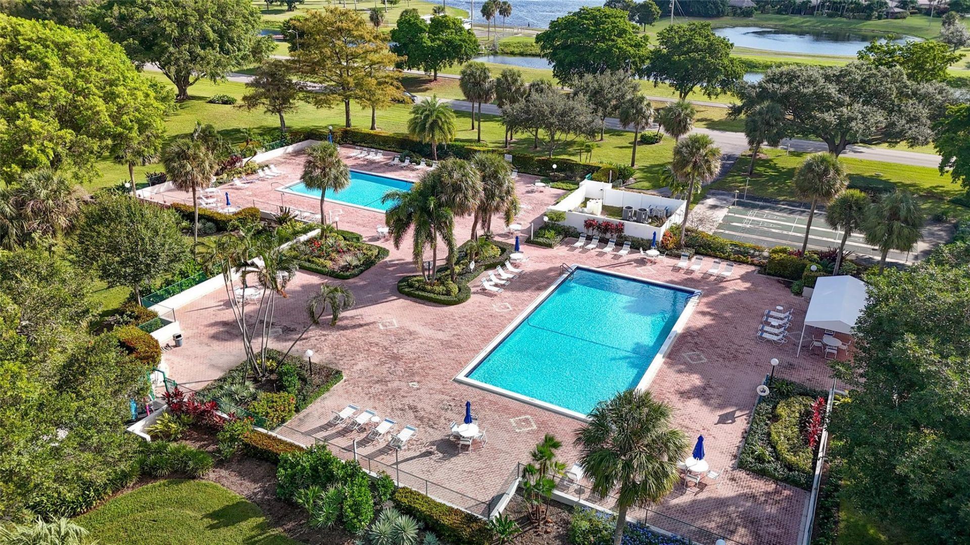 545 Oaks Lane, Unit 410, Pompano Beach, FL 33069 Photo