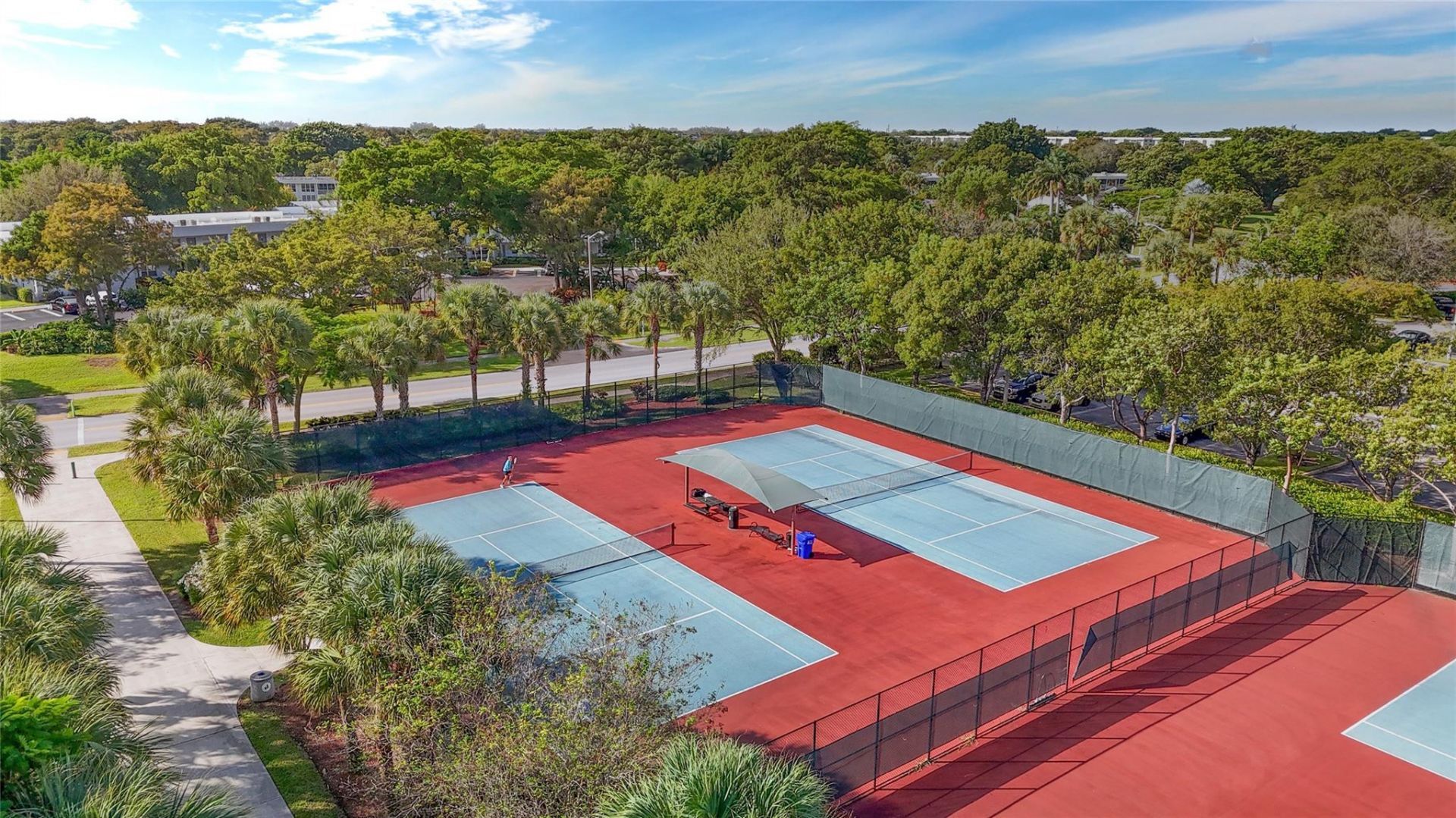 545 Oaks Lane, Unit 410, Pompano Beach, FL 33069 Photo