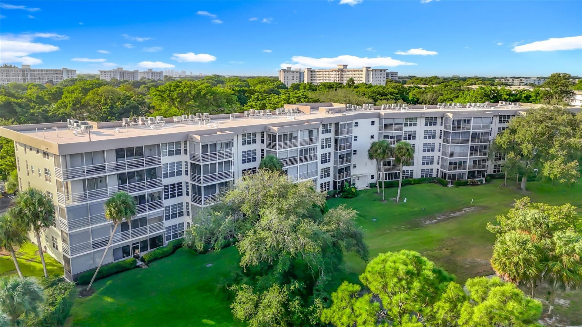 545 Oaks Lane, Unit 410, Pompano Beach, FL 33069 Photo