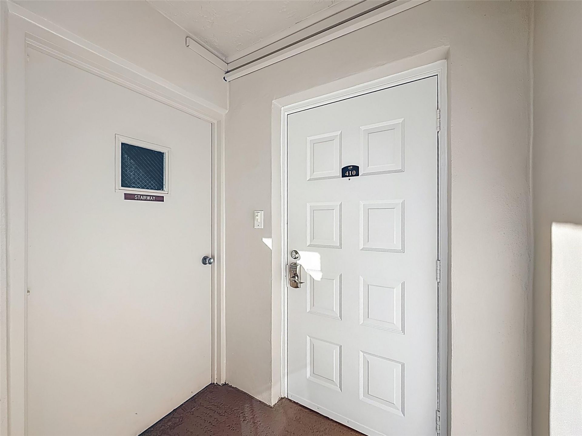 545 Oaks Lane, Unit 410, Pompano Beach, FL 33069 Photo