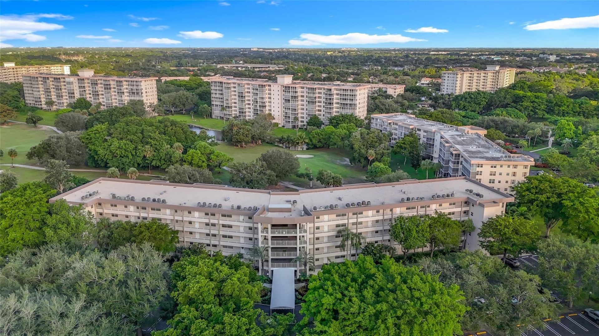 545 Oaks Lane, Unit 410, Pompano Beach, FL 33069 Photo