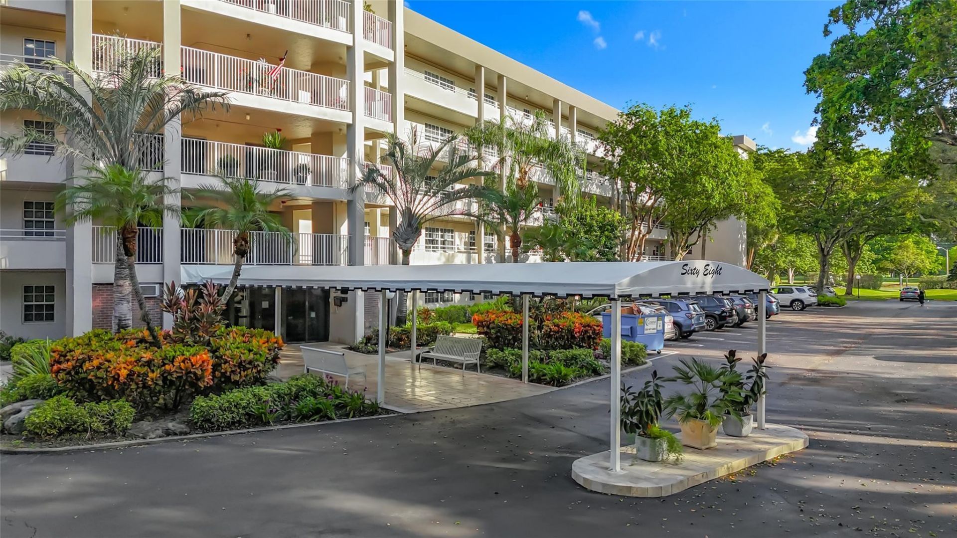 545 Oaks Lane, Unit 410, Pompano Beach, FL 33069 Photo