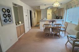 1900 Duffy St. photo 4