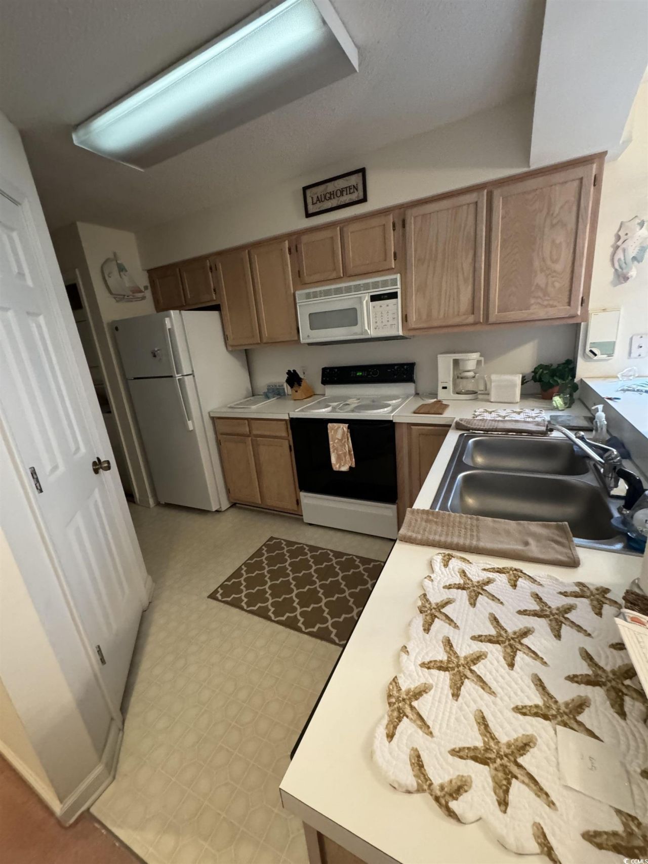 1900 Duffy St. Photo 4