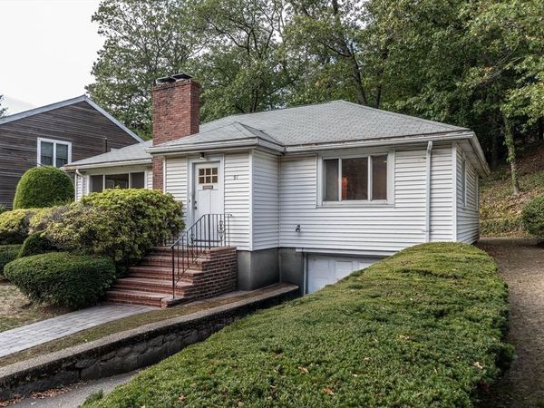 91 Grove St, Brookline, MA 02467