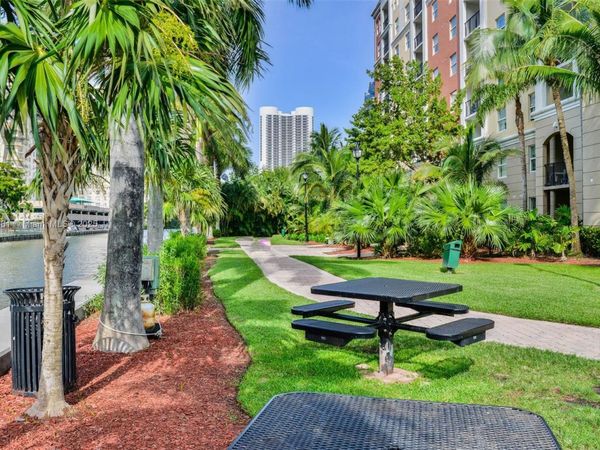 17100 N Bay Rd, Unit 1614, Sunny Isles Beach, FL 33160