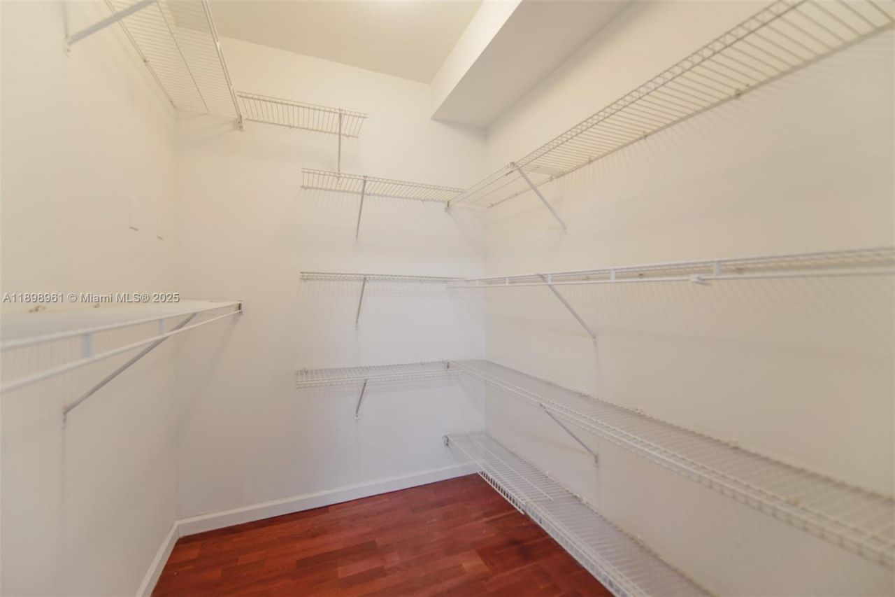 17100 N Bay Rd, Unit 1614, Sunny Isles Beach, FL 33160 Photo