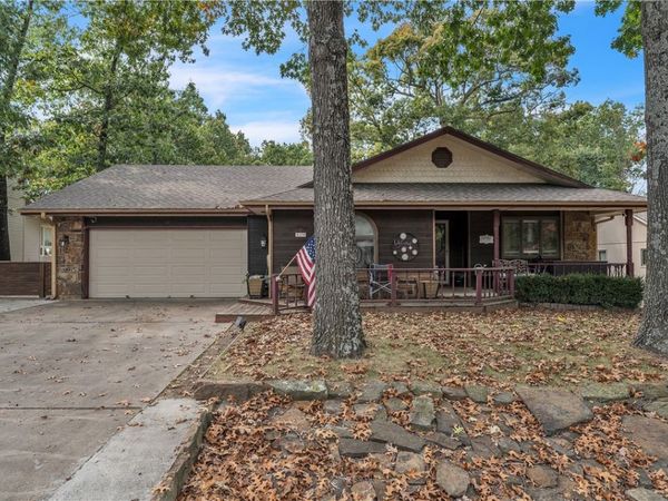 17 Yarmouth Drive, Bella Vista, AR 72715