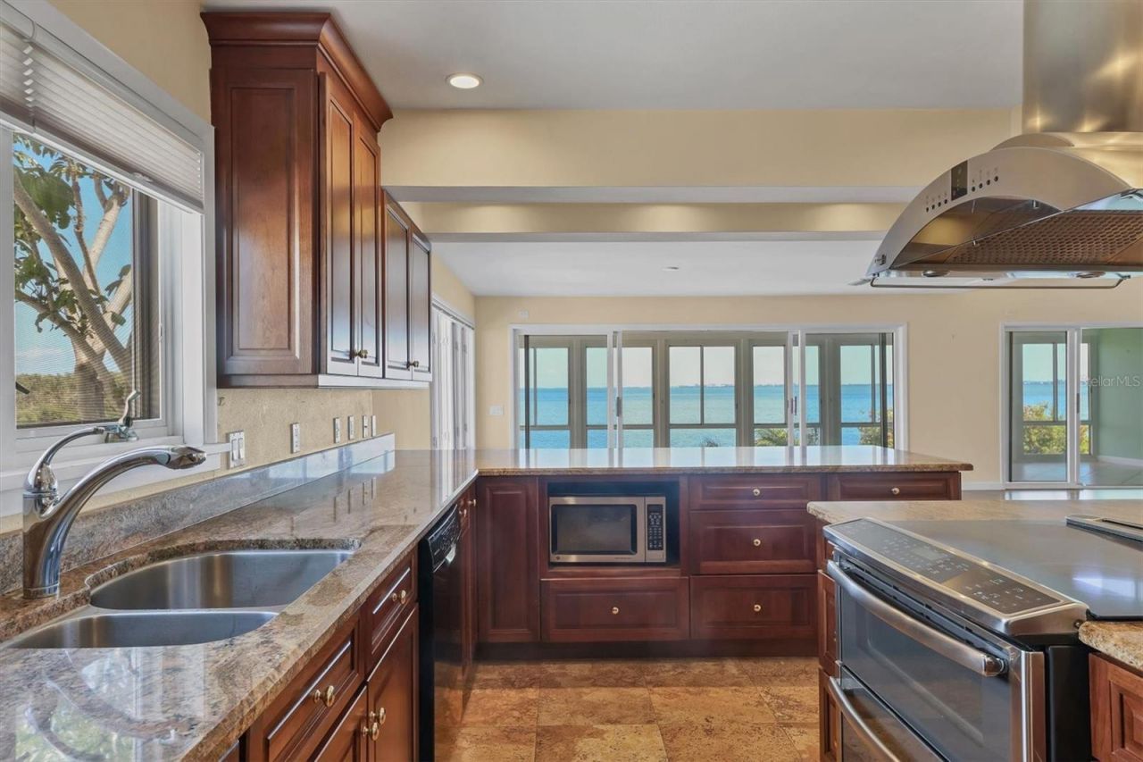 16 Tidy Island Boulevard, Unit 16, Bradenton, FL 34210 Photo