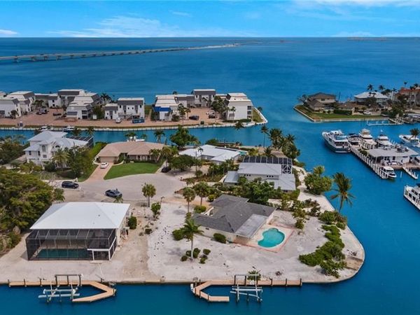 761 Limpet DR, SANIBEL, FL 33957