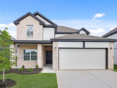 7829 White Spruce Lane, Fort Worth, TX 76123