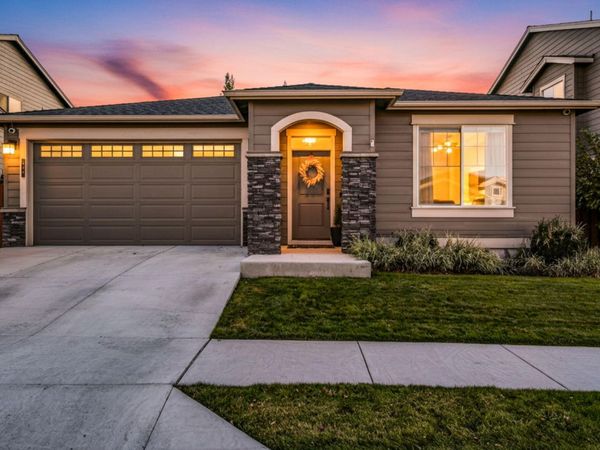 972 NE Steins Pillar Drive, Prineville, OR 97754