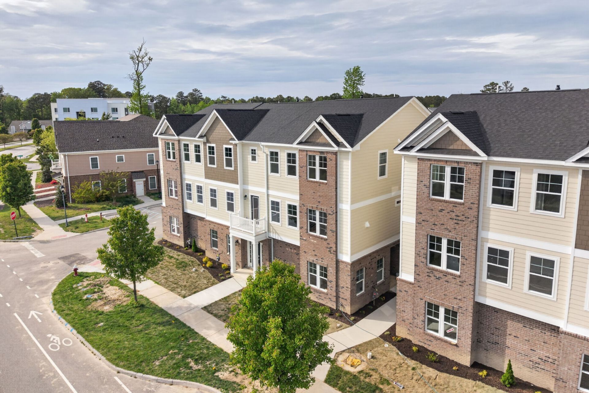 613 Commonwealth Drive, Yorktown, VA 23692 Main Photo