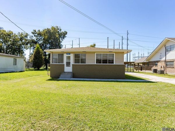 3561 Lukeville Ln, Brusly, LA 70719