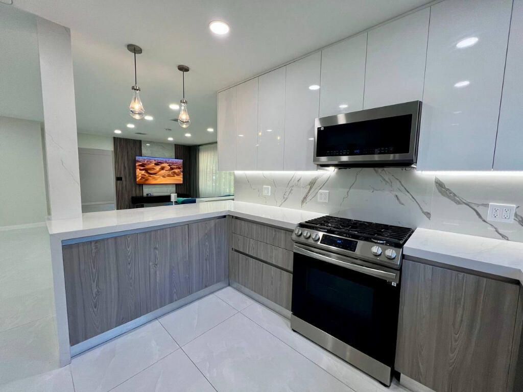 1042 Tyler Street, Hollywood, FL 33019 Photo