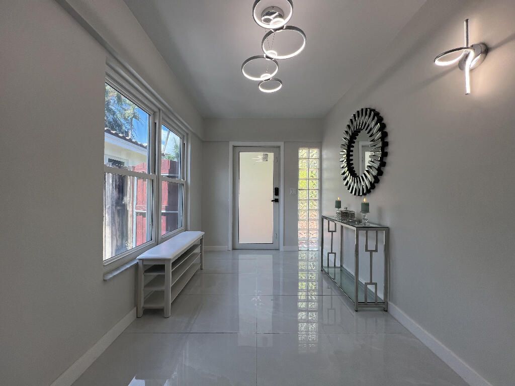 1042 Tyler Street, Hollywood, FL 33019 Photo