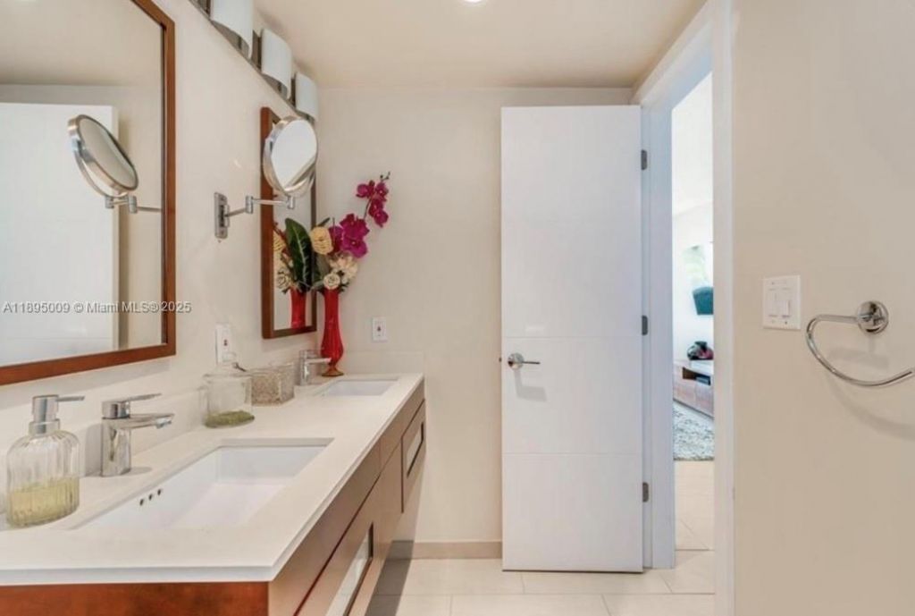 3015 N Ocean Blvd, Unit 19H, Fort Lauderdale, FL 33308 Photo