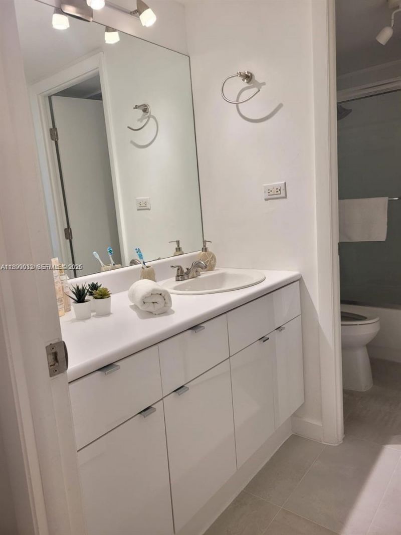 2301 Collins Ave, Unit 736, Miami Beach, FL 33139 Photo