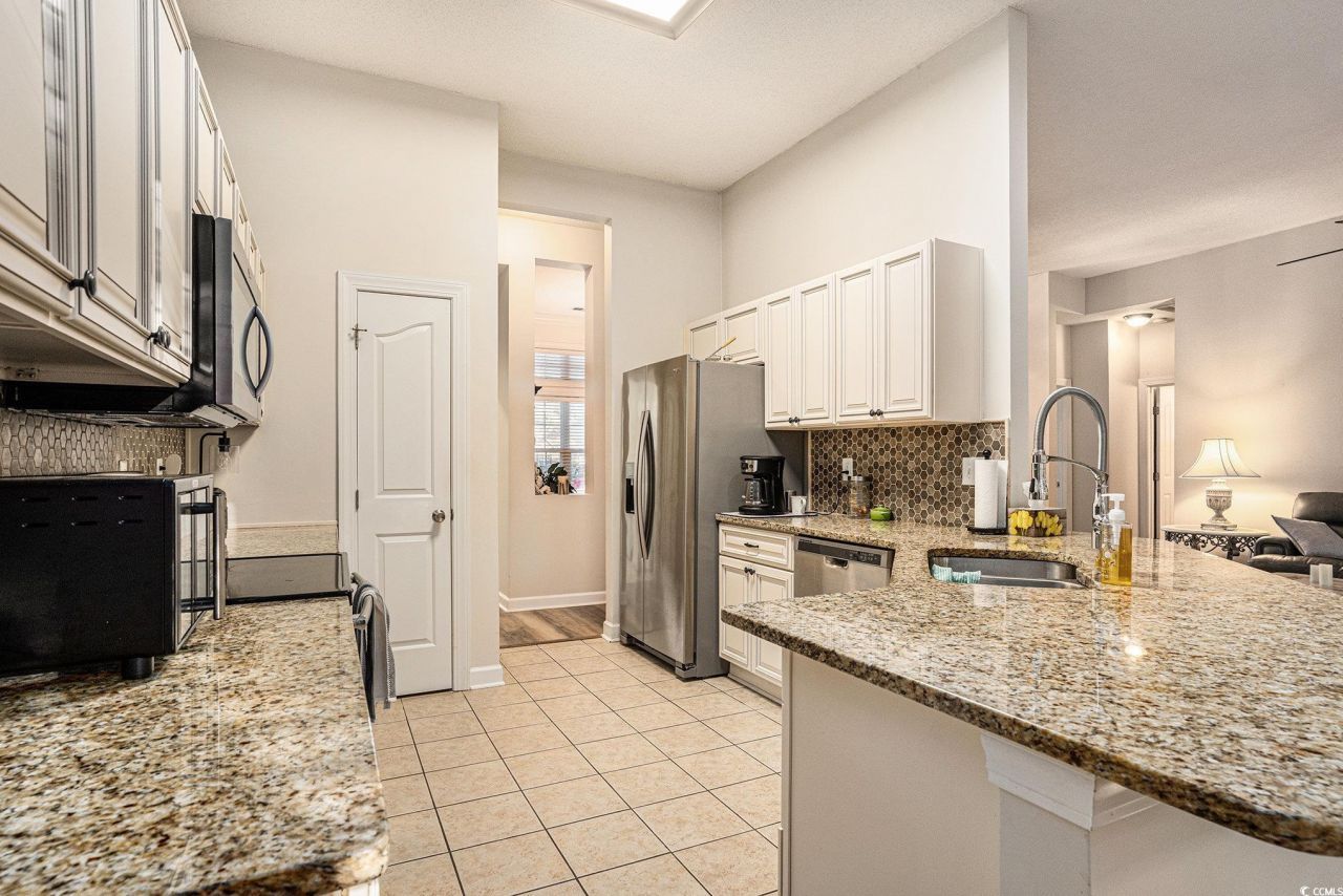 1111 N Blackmoor Dr. Photo 10