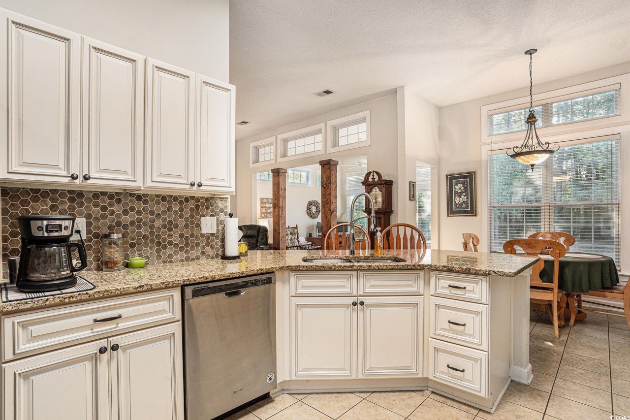 1111 N Blackmoor Dr. Photo 9