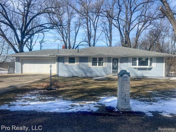 509 CREST Lane, Jonesville, MI 49250