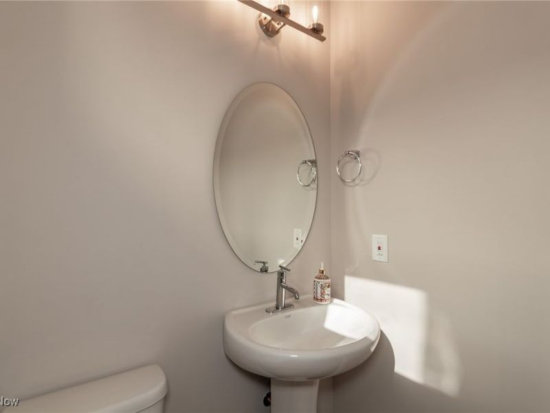 2265 E 97th Street, Cleveland, OH 44106 Photo 12