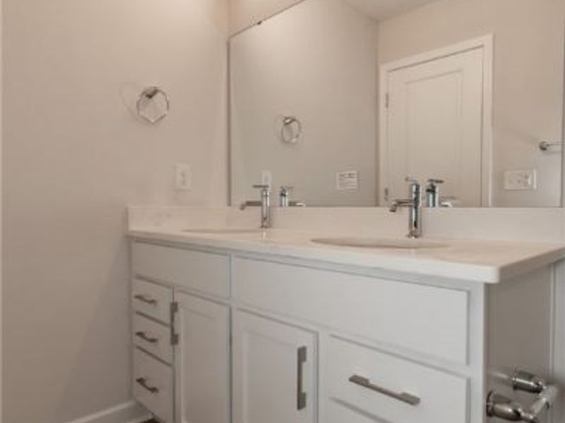 2265 E 97th Street, Cleveland, OH 44106 Photo 19