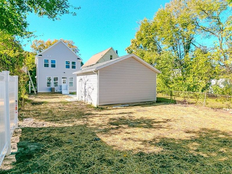 2265 E 97th Street, Cleveland, OH 44106 Photo 31