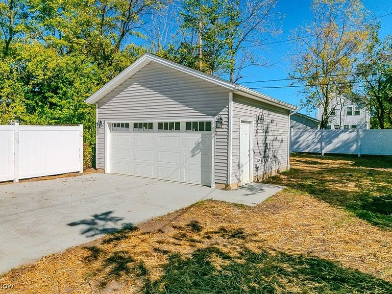 2265 E 97th Street, Cleveland, OH 44106 Photo 32