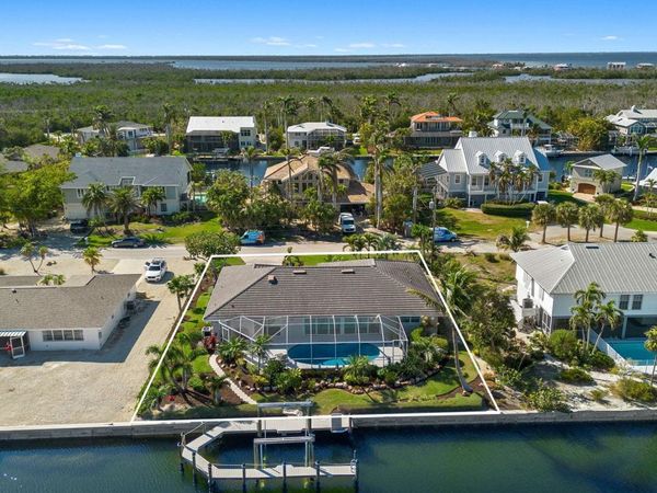 1674 Sabal Palm Dr, Sanibel, FL 33957