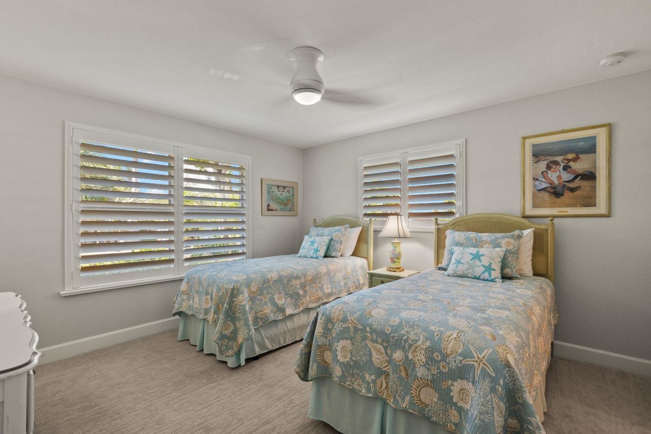 1674 Sabal Palm Dr, Sanibel, FL 33957 Photo