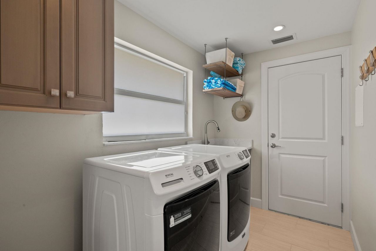 1674 Sabal Palm Dr, Sanibel, FL 33957 Photo