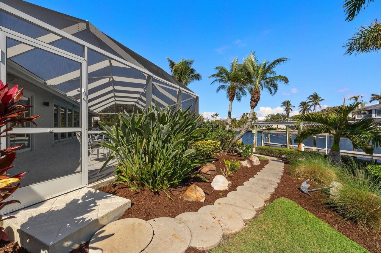 1674 Sabal Palm Dr, Sanibel, FL 33957 Photo