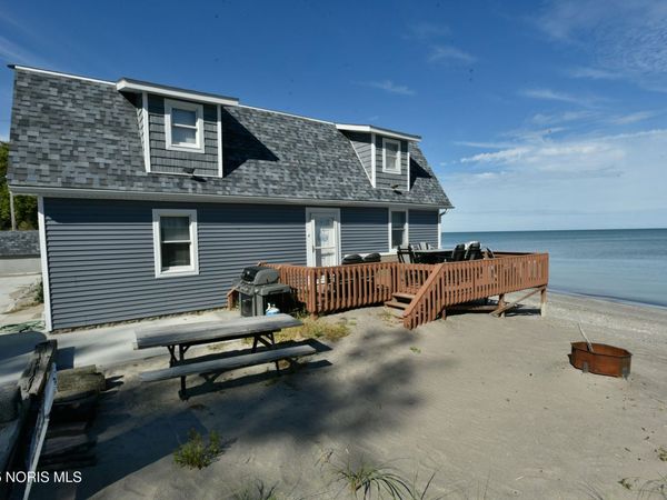 9881 W Locust Point Road, Oak Harbor, OH 43449