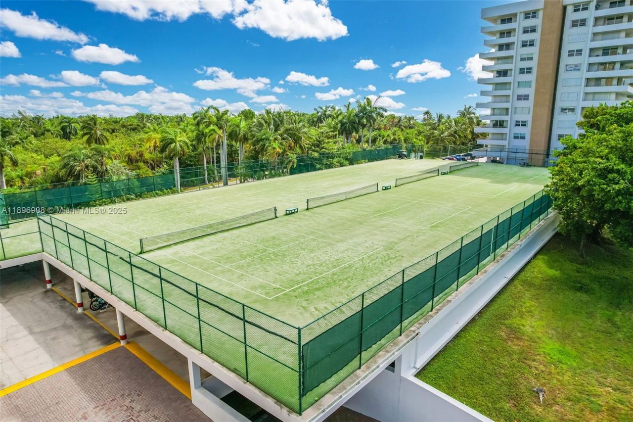 155 Ocean Lane Dr, Unit 302, Key Biscayne, FL 33149 Photo