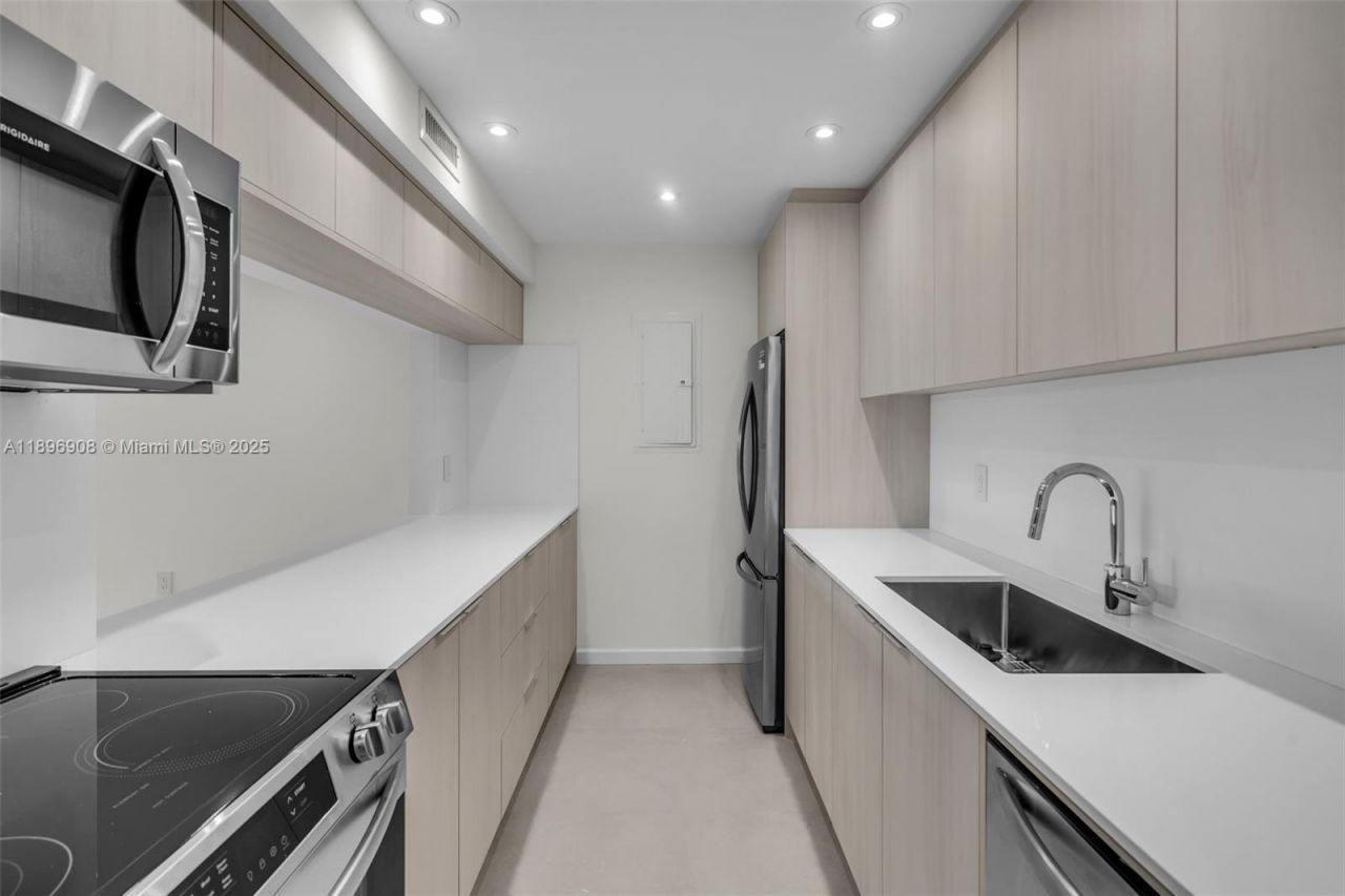 155 Ocean Lane Dr, Unit 302, Key Biscayne, FL 33149 Photo