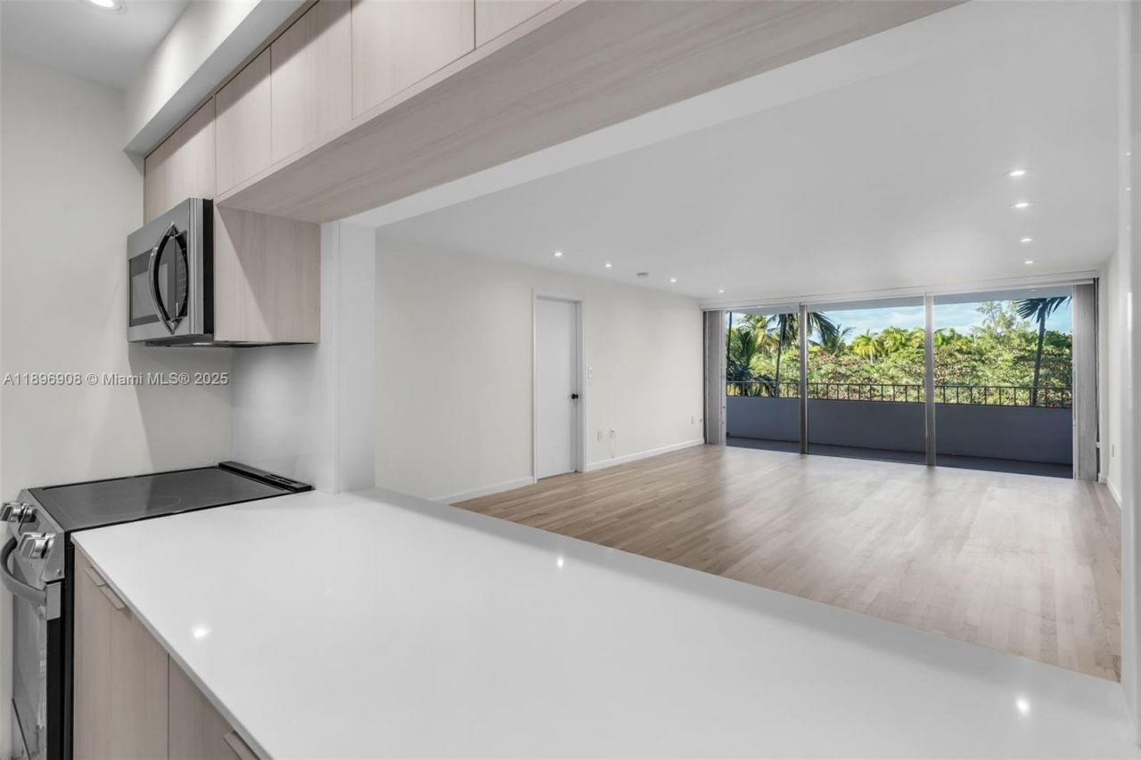 155 Ocean Lane Dr, Unit 302, Key Biscayne, FL 33149 Photo