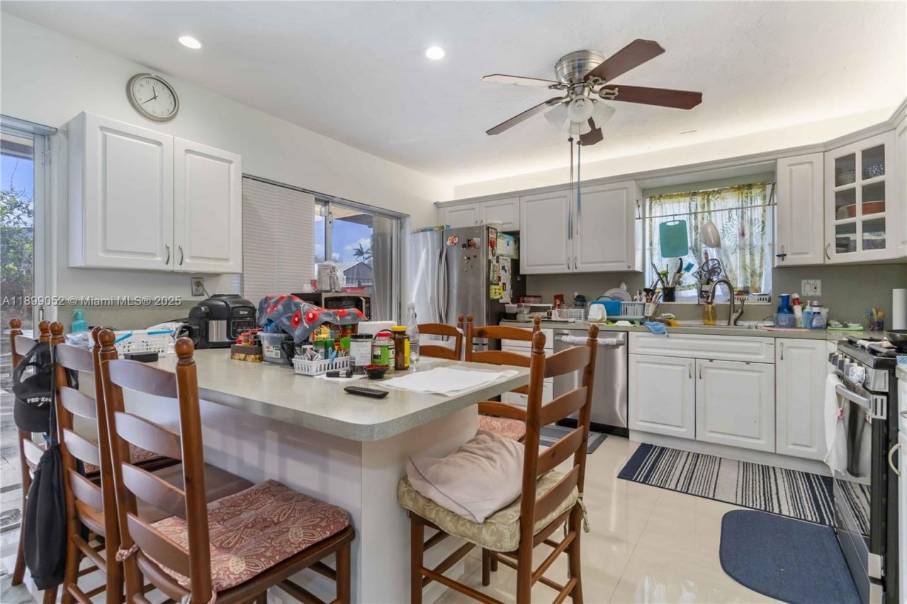 12410 SW 106th Ter, Miami, FL 33186 Photo