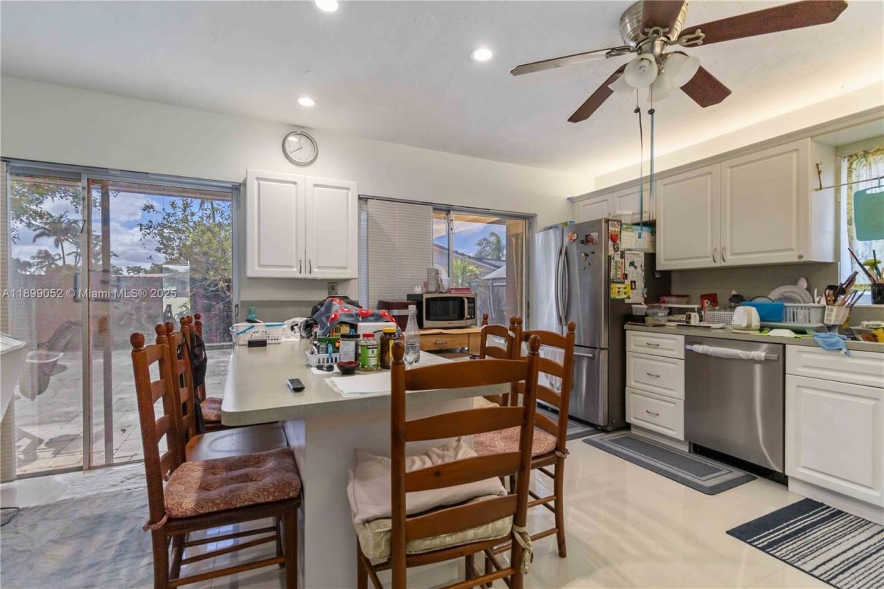 12410 SW 106th Ter, Miami, FL 33186 Photo