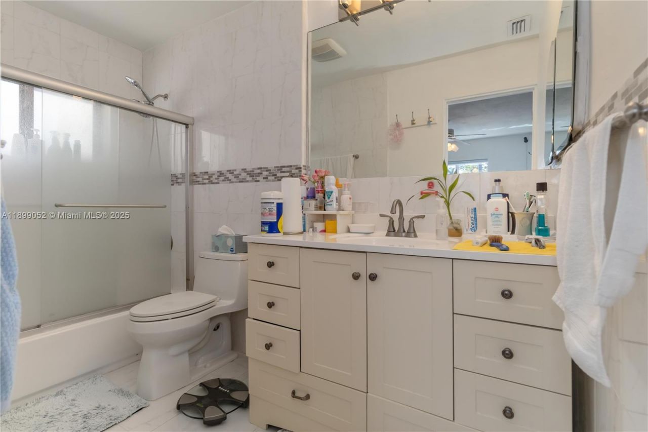 12410 SW 106th Ter, Miami, FL 33186 Photo