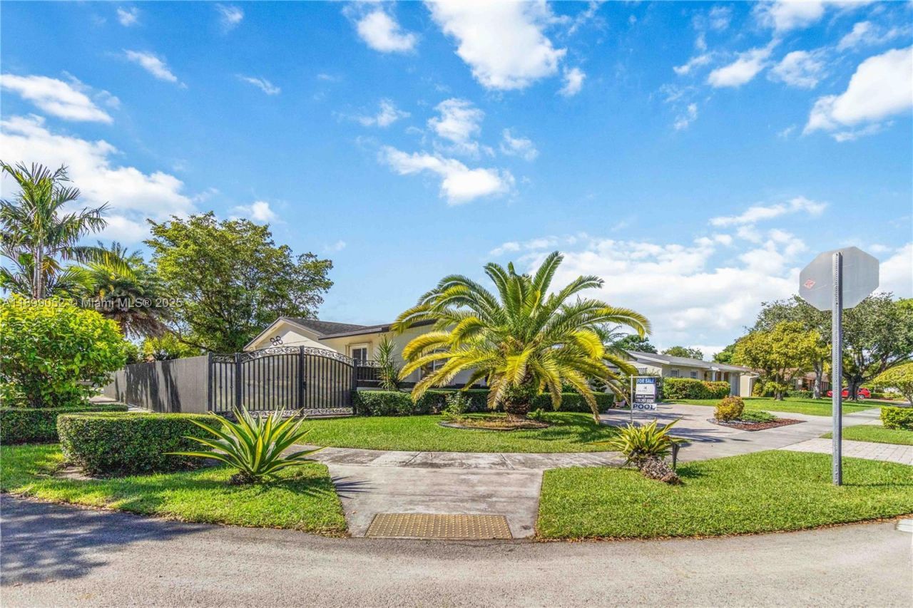 12410 SW 106th Ter, Miami, FL 33186 Photo