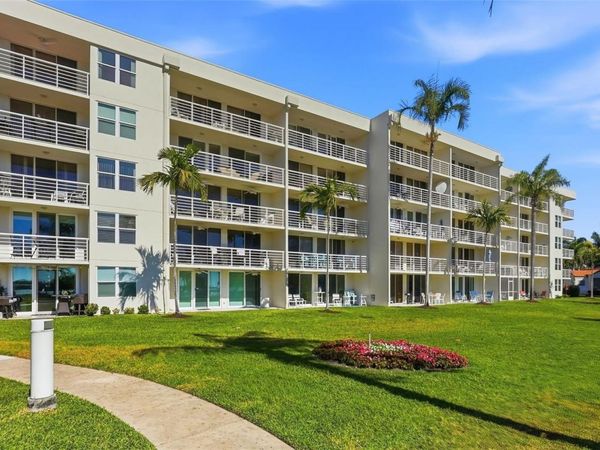 6021 BAHIA DEL MAR CIRCLE, Unit 137, ST PETERSBURG, FL 33715