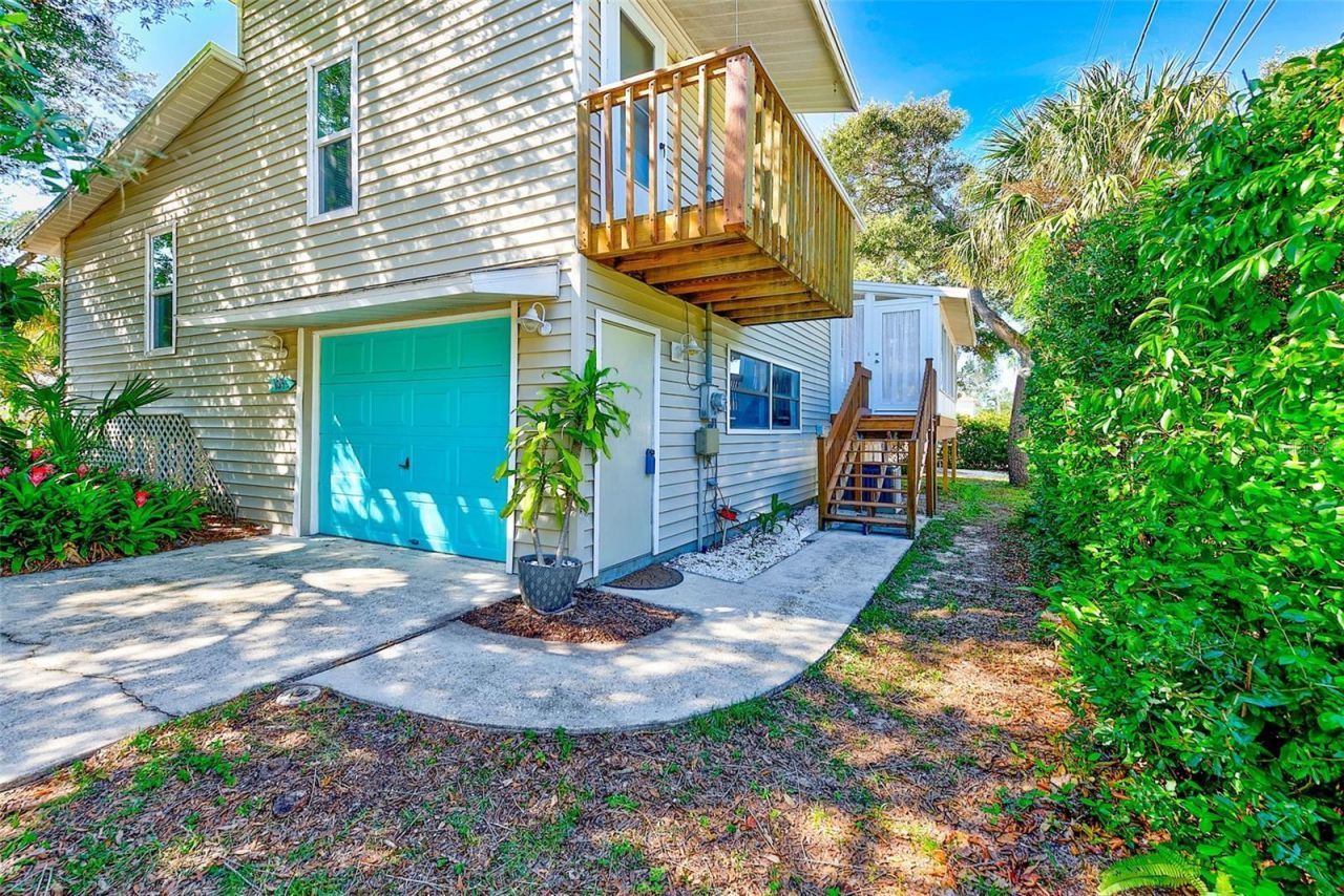 104 S Mayo Street, Crystal Beach, FL 34681 Photo