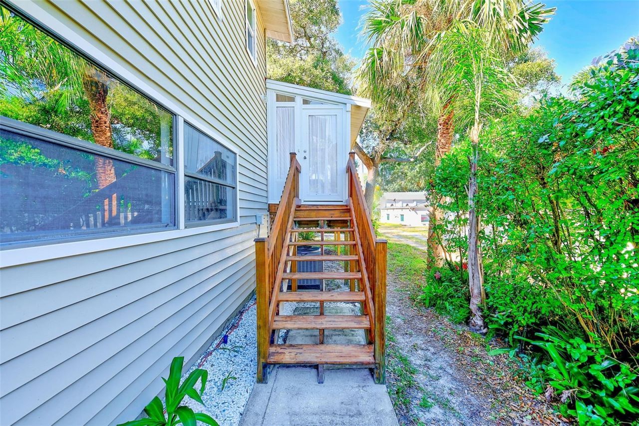 104 S Mayo Street, Crystal Beach, FL 34681 Photo