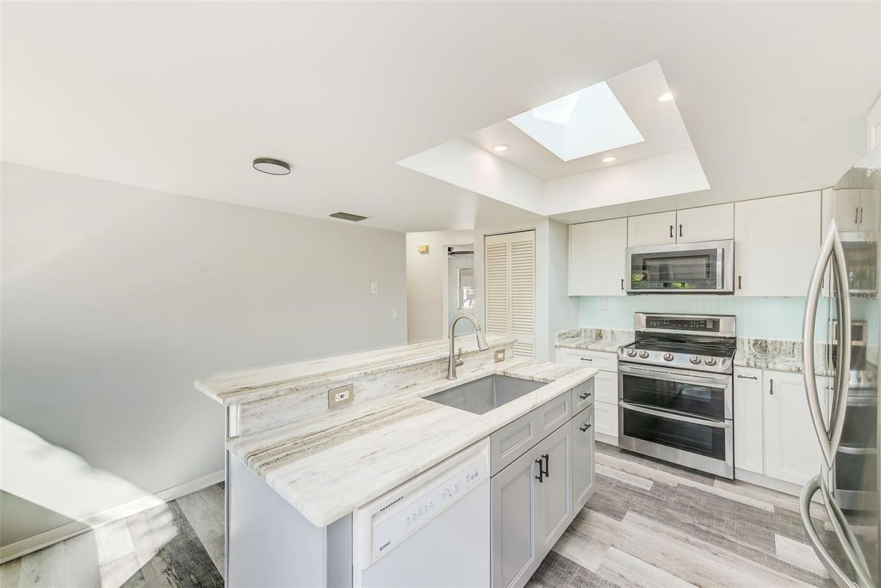 104 S Mayo Street, Crystal Beach, FL 34681 Photo