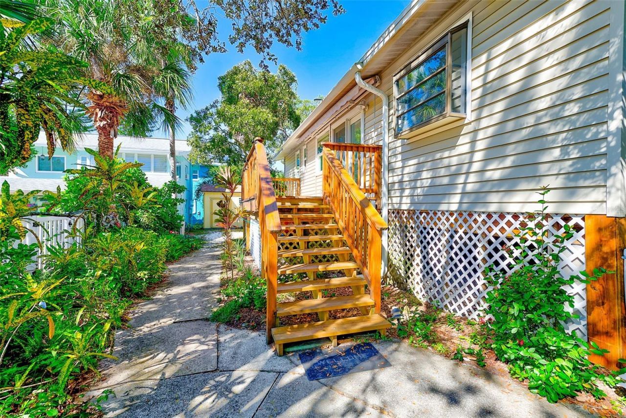 104 S Mayo Street, Crystal Beach, FL 34681 Photo