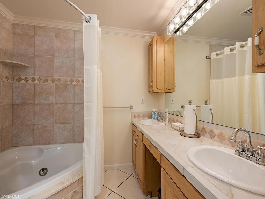 271 1st Ave S, Naples, FL 34102 Photo