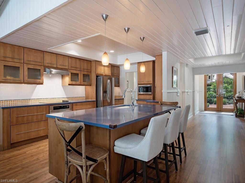 195 2nd Ave N, Naples, FL 34102 Photo